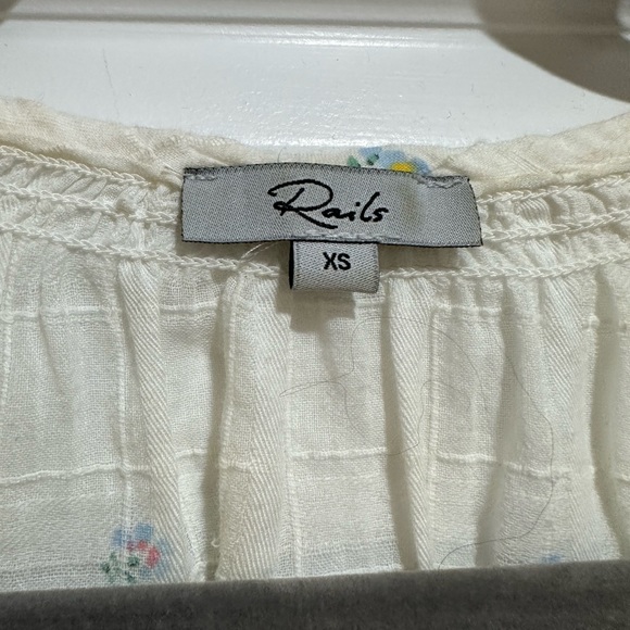 Rails Mariah Top with Mini Buds Pattern - Picture 10 of 13